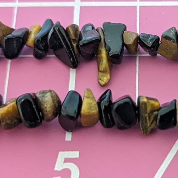 Vintage Tiger's Eye and Black Stone Chip Necklace - Picture 5 of 7